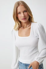 Happiness İstanbul Women's White Square Neck Textured Knitted Blouse