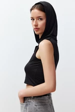 Trendyol Black Fitted Hooded Zero Sleeve Stretchy Knitted Blouse