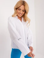 White plain shirt with wide sleeves