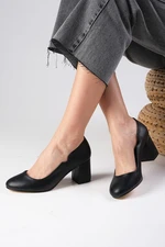 Mio Gusto Keira Women's Black Color Round Toe Heeled Shoes