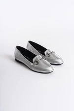 Capone Outfitters Women's Pointed Toe Silvery Buckle Flats