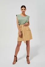 Pleated skirt at waist