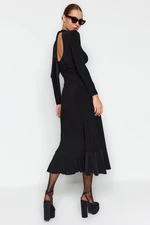 Trendyol černé maxi oversized pletené šaty s volánky, plisováním a hlubokým výstřihem.