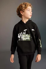 DEFACTO Boy&#39;s Oversize Fit Hooded Printed Sweatshirt