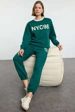 Trendyol Dark Green Slogan Printed Regular/Normal Pattern Elastic Leg Knitted Tracksuit