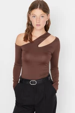 Trendyol Brown Asymmetrical Collar Fitted / Stretchy Knitted Blouse