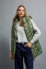 Quilted vest with hood