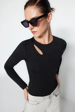 Trendyol Black Cut Out/Window Detailed Crew Neck Snaps Elastic Knitted Bodysuit