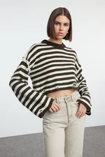 Trendyol Khaki Soft Texture Crew Neck Crop Knitwear Sweater