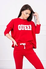 Set with red Queen print