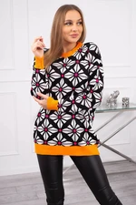 Sweater with a geometric motif in black color