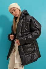 Trend Alaçatı Stili Dámské Černé Kapuce Vnější Kapsa Puffer Módní Oversize Down Coat