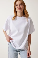 Happiness İstanbul Women's White Basic Oversize Knitted T-Shirt