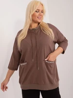 Hnědá bavlněná halenka plus size s nápisy