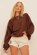 Trend Alaçatı Stili Women's Bitter Brown Crew Neck Oversize Basic Sweatshirt