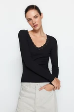 Trendyol Black V-Neck Lace Detail Ribbed Fitted/Situated Cotton Knitted Blouse in Cotton