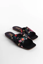 Capone Outfitters Women's Slippers