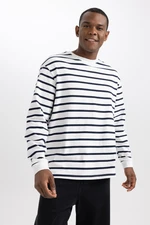 DEFACTO Comfort Fit Crew Neck Sweatshirt