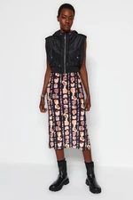 Trendyol Black Printed Midi Velvet Knitted Skirt with a Fitted Slit