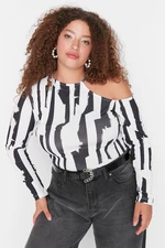 Trendyol Curve Black Fitted Cut-out Detailed Patterned Knitted Patterned Blouse