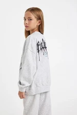 DEFACTO Girl's Gray Oversize Fit Wide Fit Crew Neck Back Printed Sweatshirt