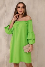 Spanish dress with pleats on the sleeve of bright green color