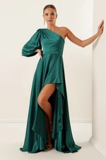 By Saygı One-Sleeved Crepe Satin Long Dress with Flounces Front Emerald