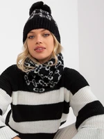 Women's winter hat with black and white pattern