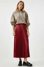 Happiness İstanbul Women's Red Shiny Finish Pleated Knitted Skirt